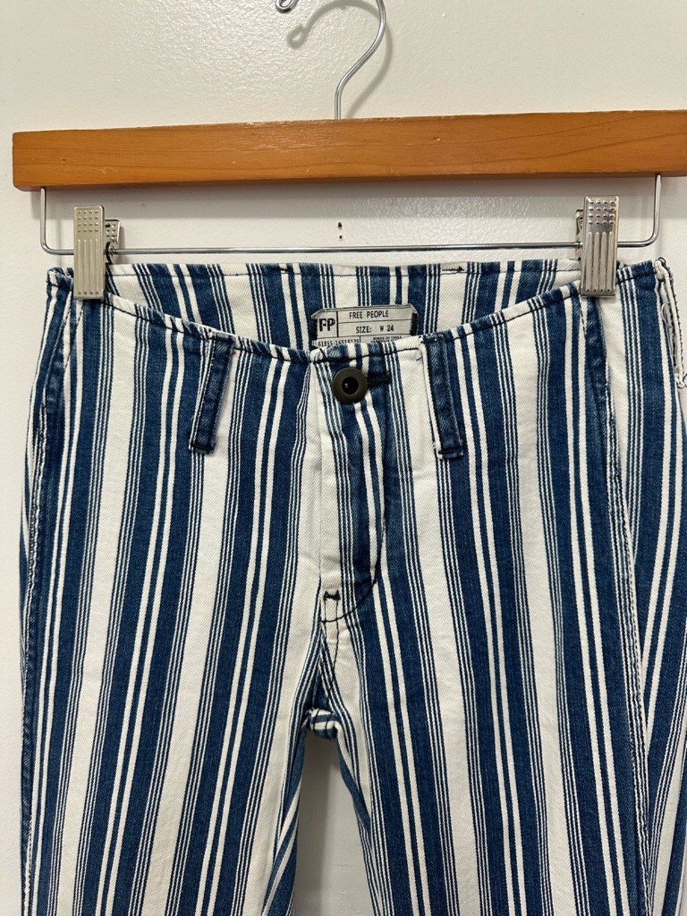 Free People Striped Blue and White Flare Pants Sz W24 - Picture 4 of 8